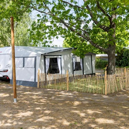 Camping & Erlebnis Resort Jersleber See - Jersicamper Mit Seeblick Jersleben Exterior photo