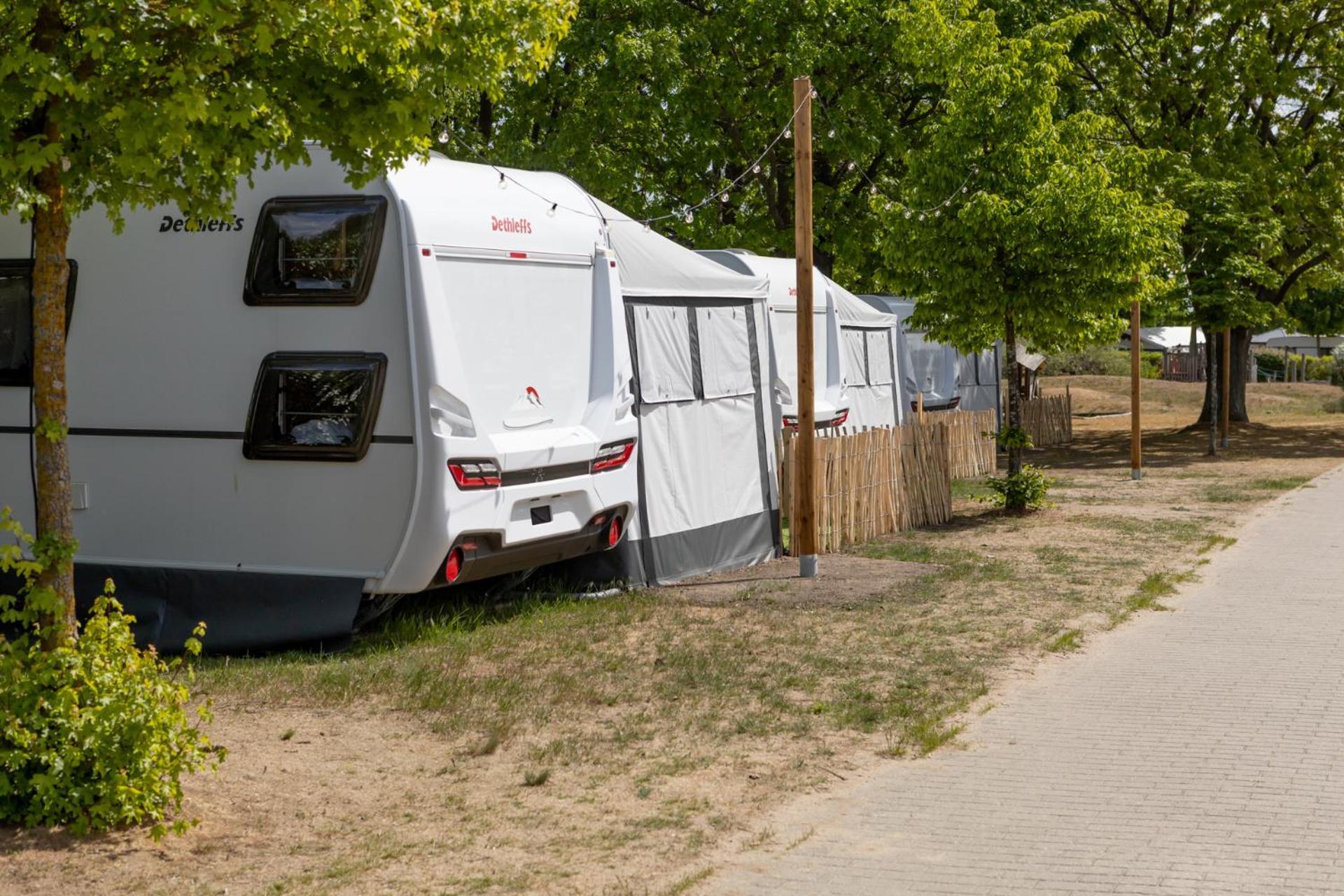 Camping & Erlebnis Resort Jersleber See - Jersicamper Mit Seeblick Jersleben Exterior photo